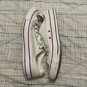 White converse low top